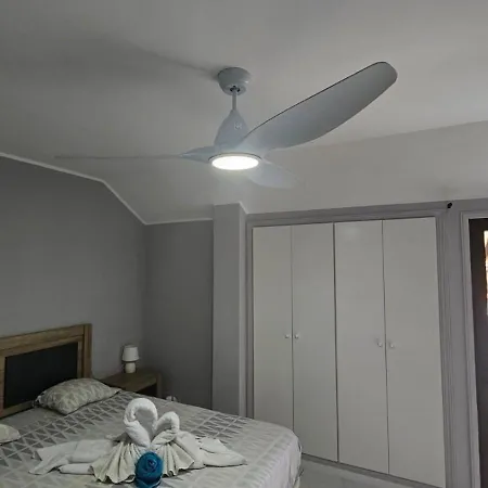 Paraiso Altemar, Duplex Americas 아파트 *